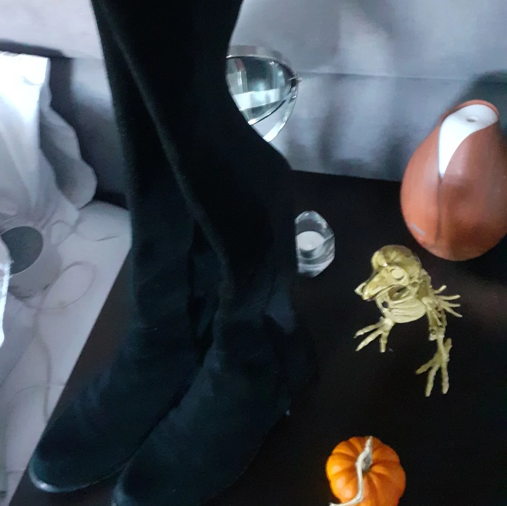 Stuart Weitzman knee high black seude boots - Picture 7 of 11